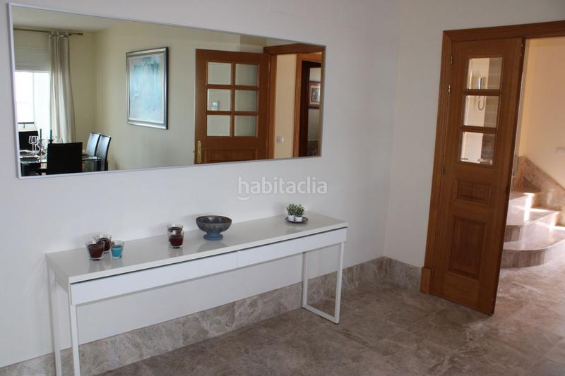 Foto fb97387b-46a8-44ae-86e0-e9f4ca968412. Alquiler casa adosada impresionante dúplex con vistas al mar. en Marbella