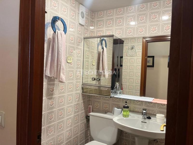 Foto 036021d1-f72f-48f1-a248-b08e14969cb5. Piso venta piso en algorta zona bidezabal en santa maría de Getxo Getxo