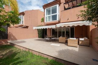 Location Maison jumelée à Bahía de Marbella. Adosada en la reserva de los monteros