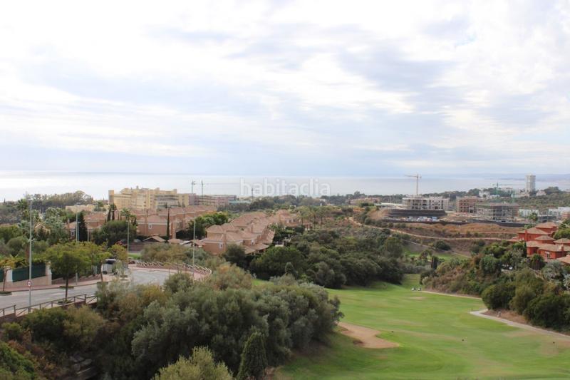 Foto e0c18b3b-cafc-4364-b450-679d4aa2fad1. Alquiler casa adosada impresionante dúplex con vistas al mar. en Marbella