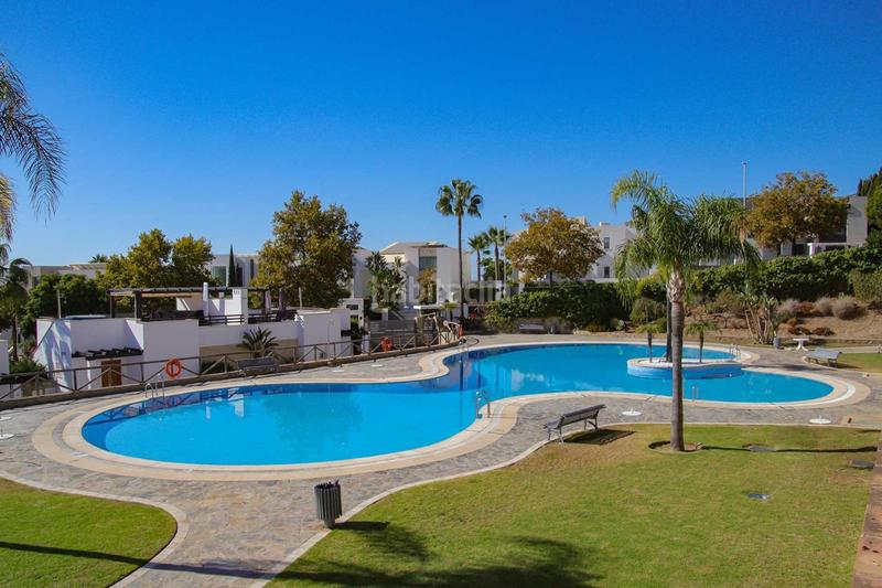 Foto d2ae7b89-c4a2-48c0-97b0-7e6b444b07c7. Rent semi detached house with heating parking pool in Marbella