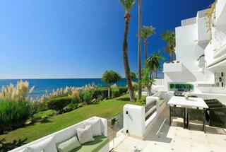 Pis a Puente Romano. Puente romano  jardin persa