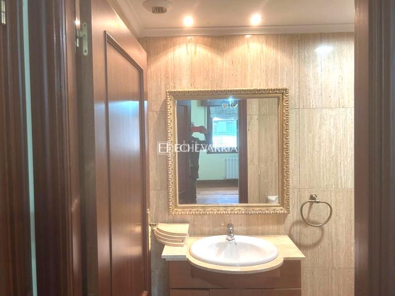 Foto 6042efdb-8c51-40f4-964d-e7ddba2c8be4. Piso venta piso en el centro en Centro Urbano-Hirigunea Leioa