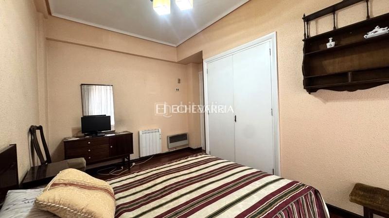 Foto 1db835d9-2d4d-43ce-abfc-356c4d1a9d21. Etagenwohnung mit heizung parking in Las Arenas Getxo