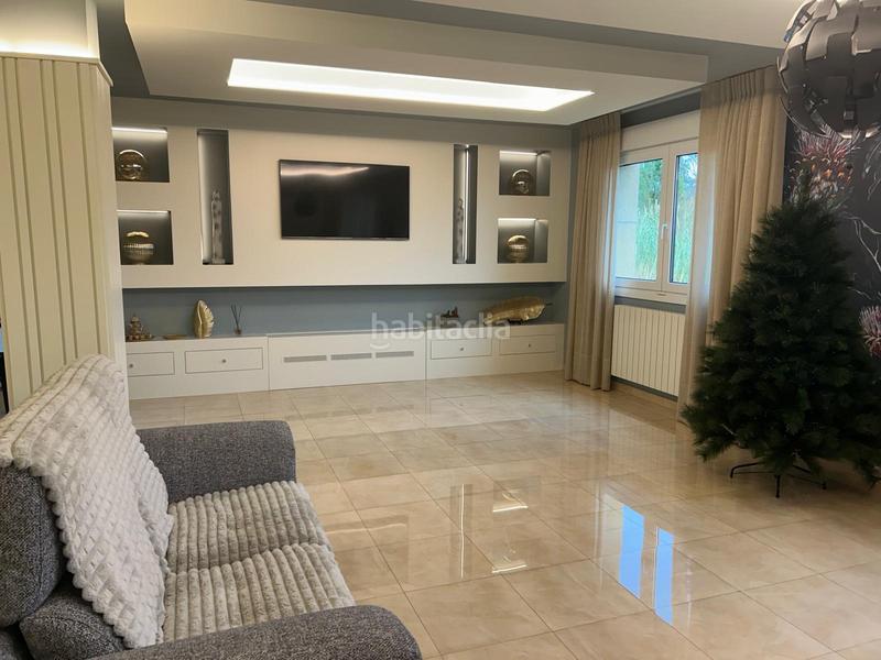 Foto 87a9d806-a442-4936-b8d6-66001ad7eb3d. Chalet avec chauffage parking piscine dans Loiu