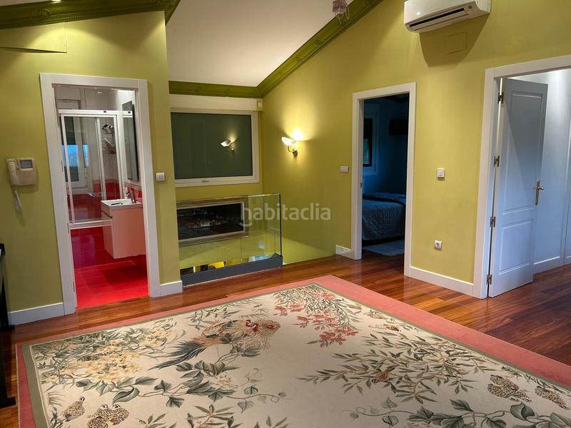 Foto 8bd1b2c8-d1f5-4ca8-853b-21db93e8e9d3. Chalet avec chauffage parking piscine dans Loiu