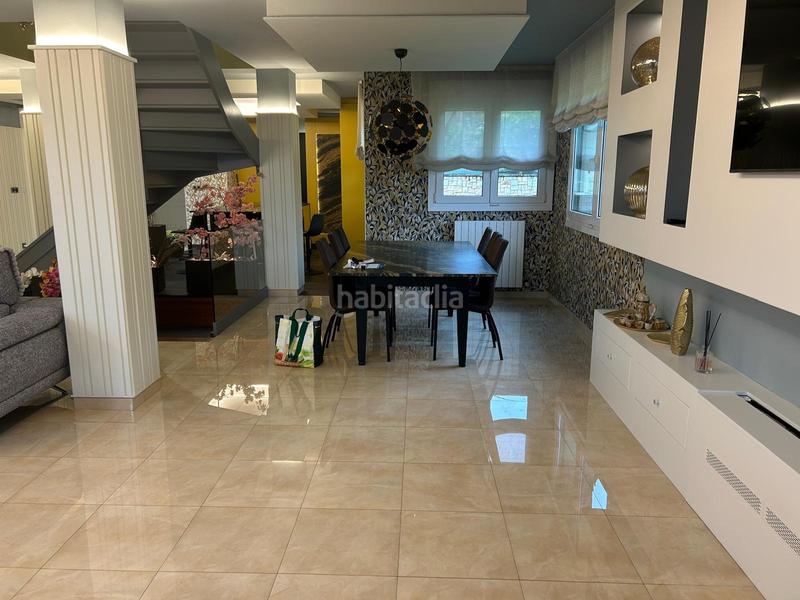 Foto 8fe8937c-5b94-4823-91ca-01332ba4559a. Chalet avec chauffage parking piscine dans Loiu