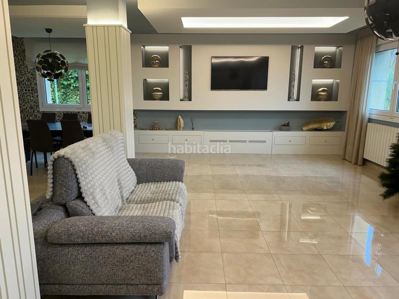 Foto c89cbe54-91eb-4136-93d1-83aee9185ead. Chalet avec chauffage parking piscine dans Loiu