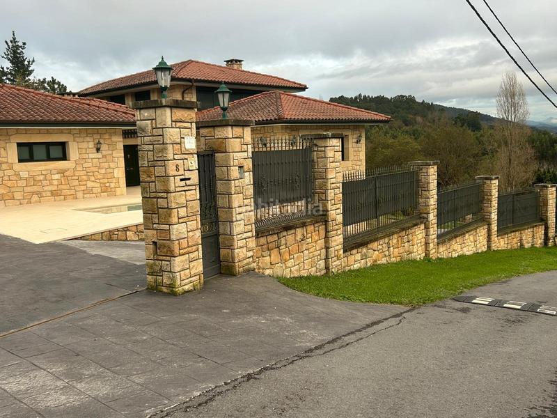 Foto d407fc76-622c-4570-8867-06f23bb2dd88. Chalet avec chauffage parking piscine dans Loiu