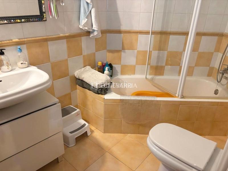 Foto 8d1f70a7-0fee-40c9-989c-8d3e868dda25. Appartamento con riscaldamento in Las Arenas Getxo