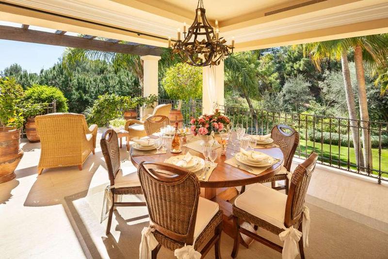 Foto 1d9da08a-aa9e-40a1-90d7-7e58feb69e0b. Casa amb aparcament piscina a lomas de Marbella club Marbella