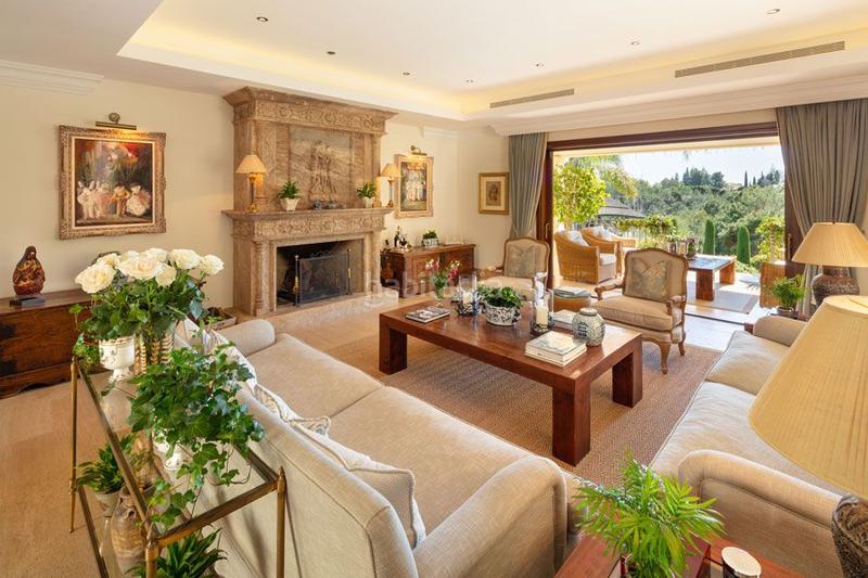 Foto 25c7d065-ccae-455b-9776-34378f3ce7d3. Casa amb aparcament piscina a lomas de Marbella club Marbella