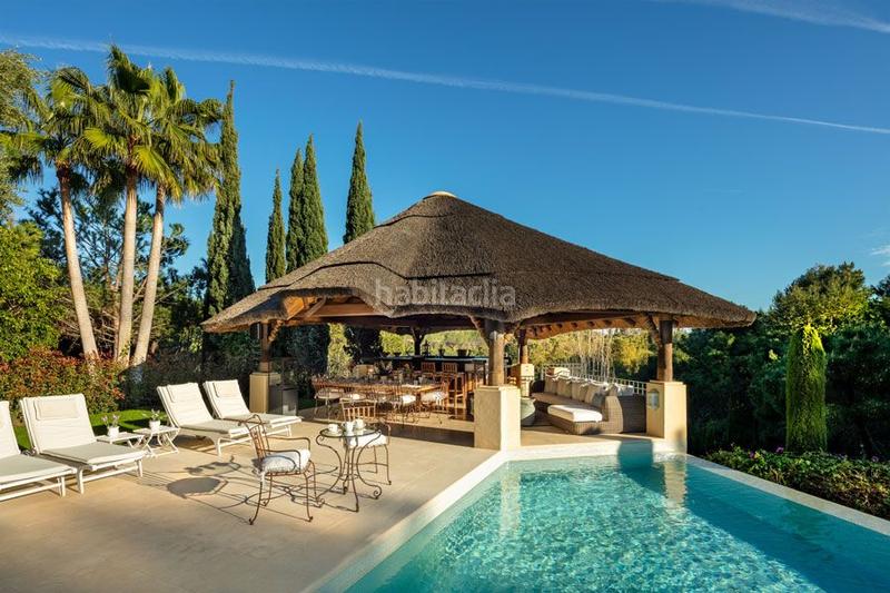 Foto 2d0b6031-c66b-462e-bfab-5be8adbf46c5. Casa amb aparcament piscina a lomas de Marbella club Marbella