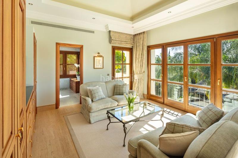 Foto 326d7b1b-c746-49e8-8897-aca725b023b8. Casa amb aparcament piscina a lomas de Marbella club Marbella