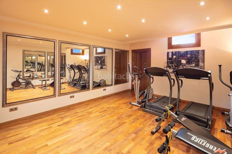 Foto 453823f1-f97d-4bba-97c4-4a2a1f9ad133. Casa amb aparcament piscina a lomas de Marbella club Marbella