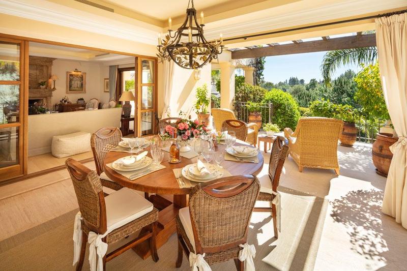 Foto 757eb5a9-6768-4d6f-8a88-b84d704c4cef. Casa amb aparcament piscina a lomas de Marbella club Marbella