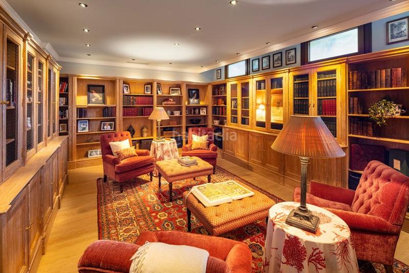 Foto 92212917-c5ad-406b-8643-bd62178684c5. Casa amb aparcament piscina a lomas de Marbella club Marbella