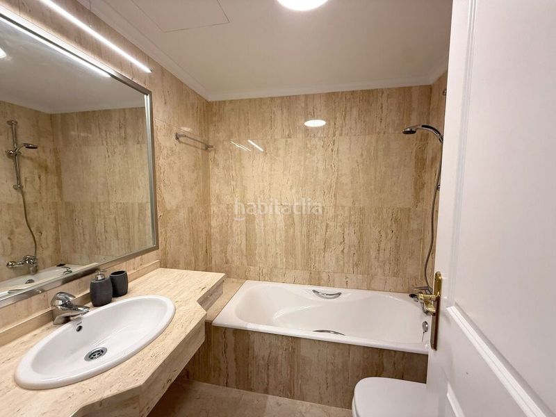 Foto e5eda958-63d4-4304-a245-c922a6f6a468. Piso en Elviria Marbella