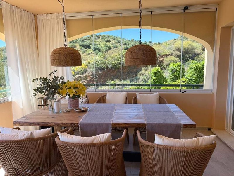 Foto e9b7e5a6-5492-426f-a6d2-8bc1871e3ca3. Piso en Elviria Marbella