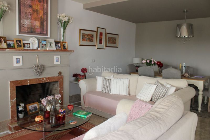 Foto 0d4f61cf-df29-4e0d-b2e2-085a9c67a6c3. Casa amb calefacció aparcament piscina a Santa Clara Marbella