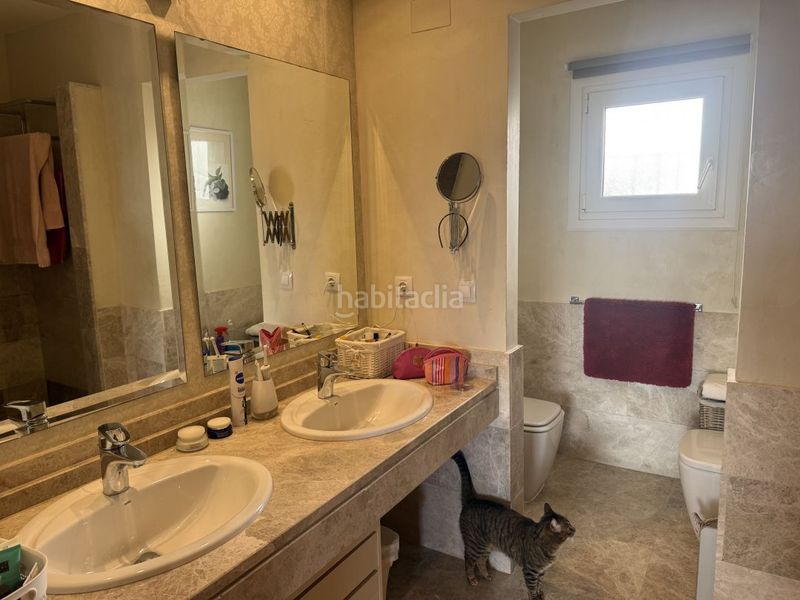 Foto b93a9526-6daf-42e6-a564-2d4810892815. Casa amb calefacció aparcament piscina a Santa Clara Marbella