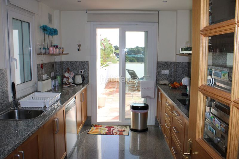 Foto eacd9799-5a75-4cd4-9450-626af8d93d2a. Casa amb calefacció aparcament piscina a Santa Clara Marbella