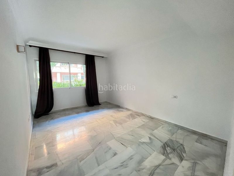 Foto 113fa538-004a-4881-b4f1-c70622dcf69d. Pis amb aparcament piscina a Los Naranjos Marbella