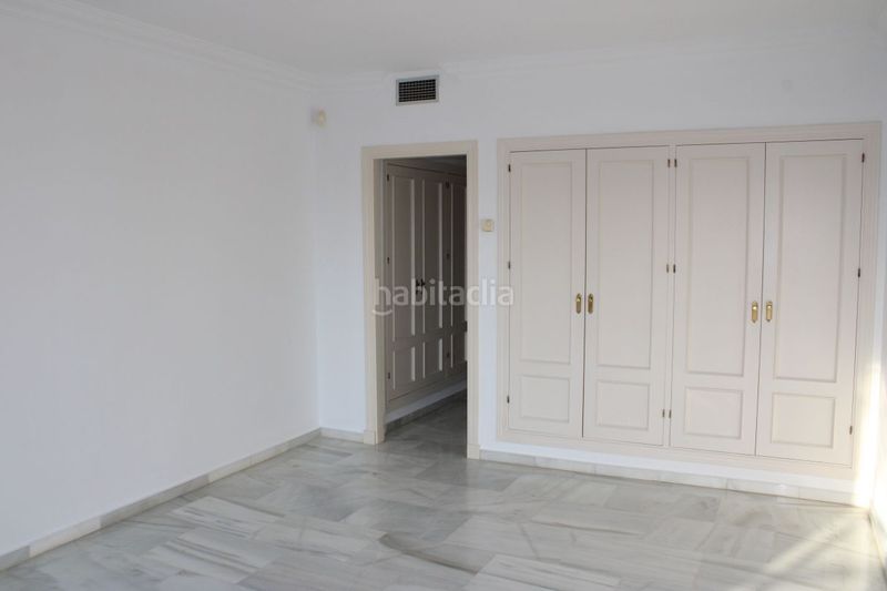 Foto 21fc955c-9435-4665-8cf8-70a5cb27a4b2. Pis amb aparcament piscina a Los Naranjos Marbella