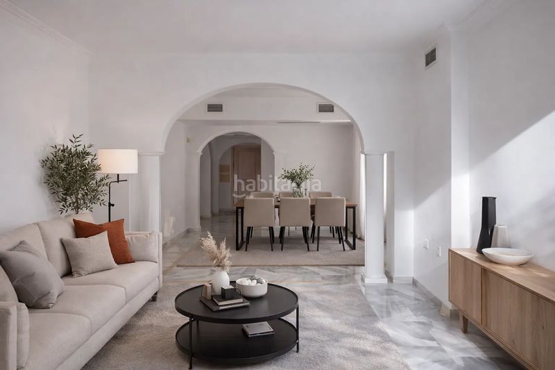 Foto 9332f828-cf24-43d8-9bba-b8db9c481e48. Pis amb aparcament piscina a Los Naranjos Marbella