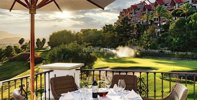 Foto a042a5ee-63cc-4144-b55b-338d8bf50401. Pis amb aparcament piscina a Los Naranjos Marbella