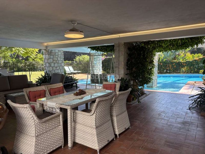 Foto 4baf7080-4117-4b7e-84db-0c5c6d0b31bc. Casa amb aparcament piscina a bahía de Marbella Marbella