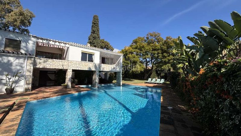 Foto 9a0c7f2d-e6cc-4f5c-b94a-8f76b37d06f8. Casa amb aparcament piscina a bahía de Marbella Marbella