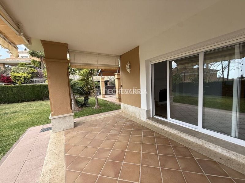 Foto 0087b2b2-015f-4581-bde2-8c8bca6a9159. Casa adossada amb aparcament piscina a Santa Clara Marbella