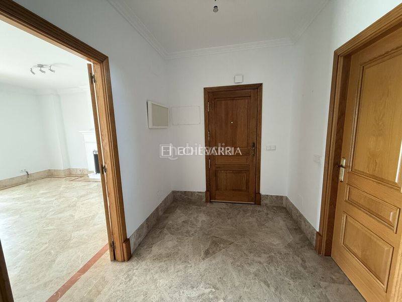 Foto 0c9c18a5-c4d5-463c-a9c7-d7b3e0028d4a. Casa adossada amb aparcament piscina a Santa Clara Marbella