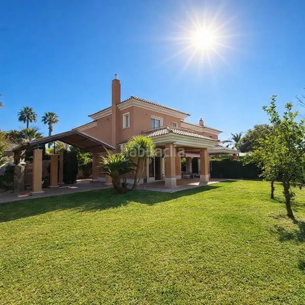 Foto 0eb978c9-0430-4e99-aa0a-e5219c20d1af. Casa adossada amb aparcament piscina a Santa Clara Marbella