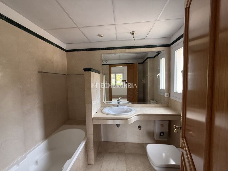 Foto 1d2096ff-b7ff-44e5-acf6-206cb57def12. Casa adossada amb aparcament piscina a Santa Clara Marbella