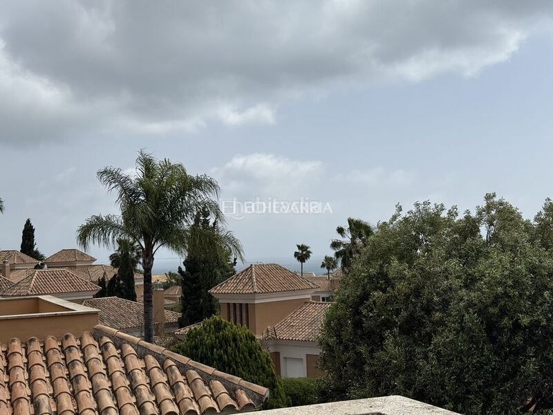 Foto 1dbb8efb-9f3c-4ddc-8760-99c9cbcefd03. Casa adossada amb aparcament piscina a Santa Clara Marbella