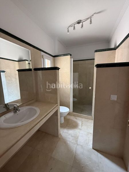 Foto 7d71b439-ba7e-4992-be4c-3e6525cf2856. Casa adossada amb aparcament piscina a Santa Clara Marbella