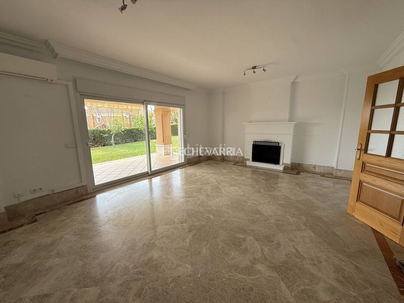 Foto 9aba5a90-86e8-481a-a04c-a4e91e1561db. Casa adossada amb aparcament piscina a Santa Clara Marbella