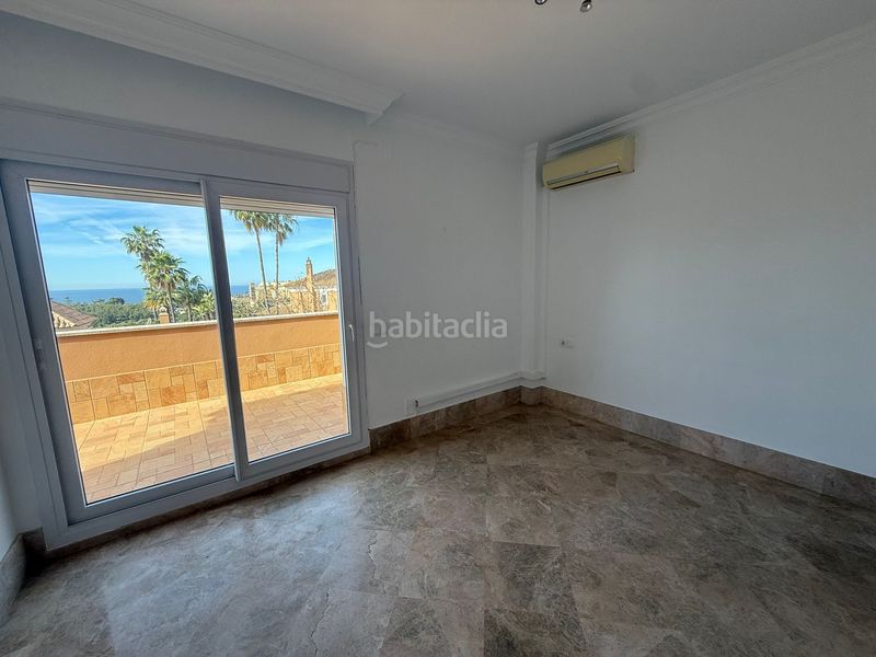 Foto b7f890e3-b721-46ce-b612-648eb805e1a2. Casa adossada amb aparcament piscina a Santa Clara Marbella