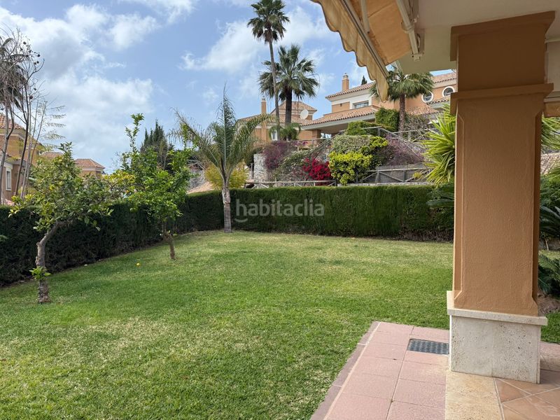Foto be9d8d6c-1016-477e-99a2-1bf8938bf7e8. Casa adossada amb aparcament piscina a Santa Clara Marbella