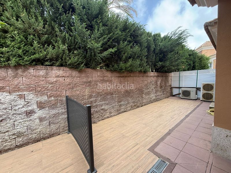 Foto e96fb7b6-49e5-4b7f-8d52-d983fbff61bc. Casa adossada amb aparcament piscina a Santa Clara Marbella