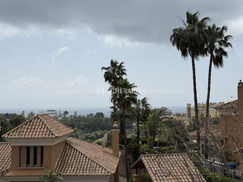 Foto f3bc4554-d384-458f-890a-7bb742da45aa. Casa adossada amb aparcament piscina a Santa Clara Marbella