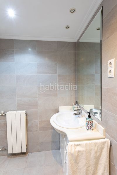 Foto e2630de6-deb8-4005-9af3-70dba76f88ad. Pis amb calefacció aparcament a Las Arenas Getxo