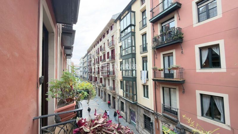 Foto e472059e-5dd8-4e92-ba52-5ddbea0b8d6f. Pis amb calefacció a Casco Viejo Bilbao