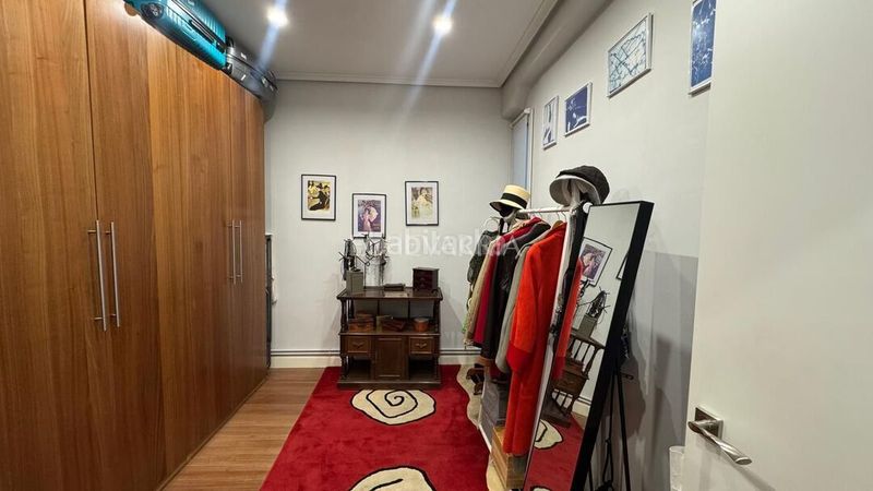 Foto fa6d5deb-26d5-43f3-96f9-45086f6199d6. Pis amb calefacció a Casco Viejo Bilbao