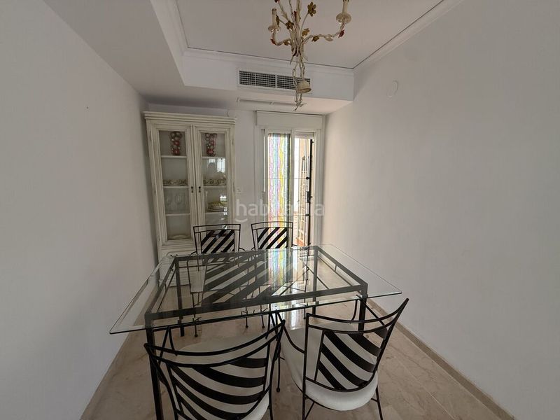 Foto 129f6280-6be3-4b5f-9db0-c8d38a91db56. Casa adossada amb aparcament piscina a Las Chapas - Alicate Playa Marbella
