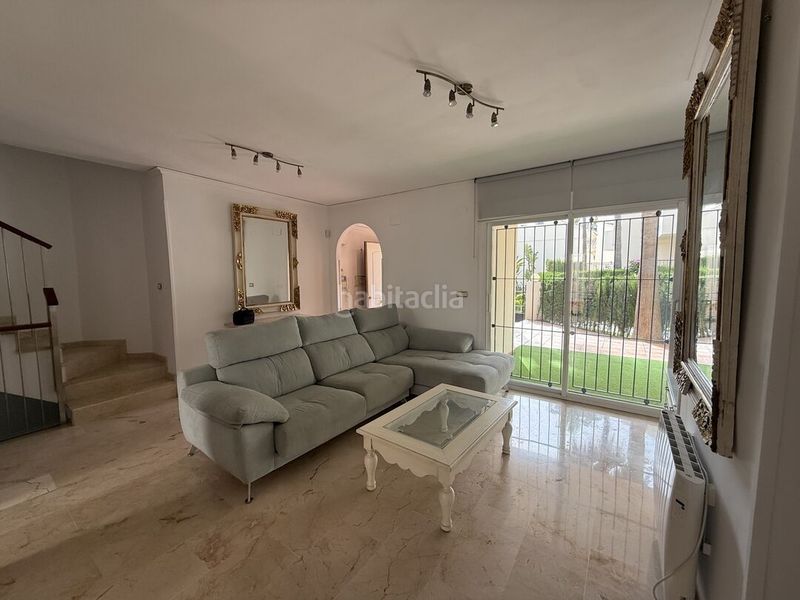 Foto 97333e16-fcf3-4b2a-83a5-2f5d2390306a. Casa adossada amb aparcament piscina a Las Chapas - Alicate Playa Marbella