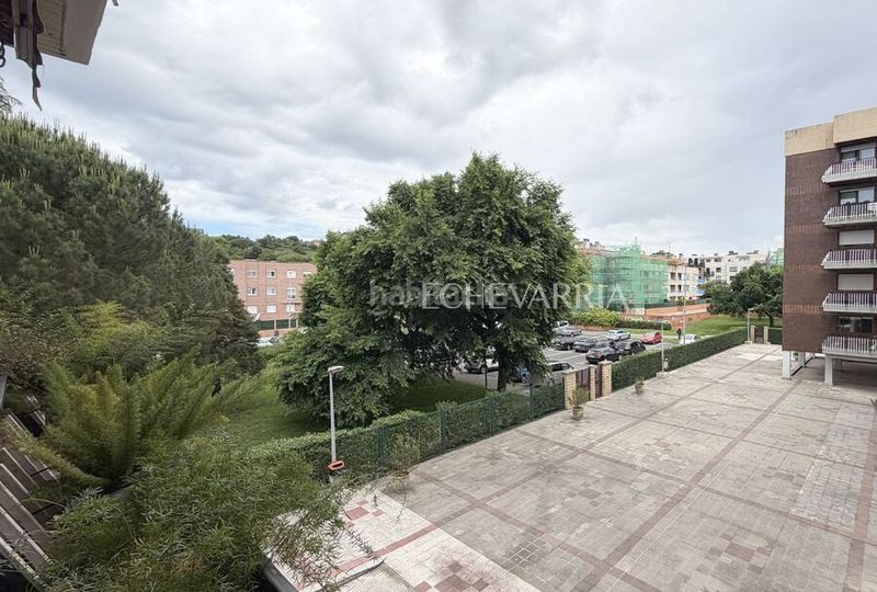 Foto 798df96e-4286-40a5-a09c-7a2b15ceacbf. Pis amb calefacció aparcament piscina a Artatza-Pinueta-Pinosolo Leioa