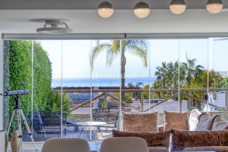 Foto 4d4f0251-6df1-4986-b665-38d455d860a9. Casa adossada amb calefacció aparcament piscina a Marbella